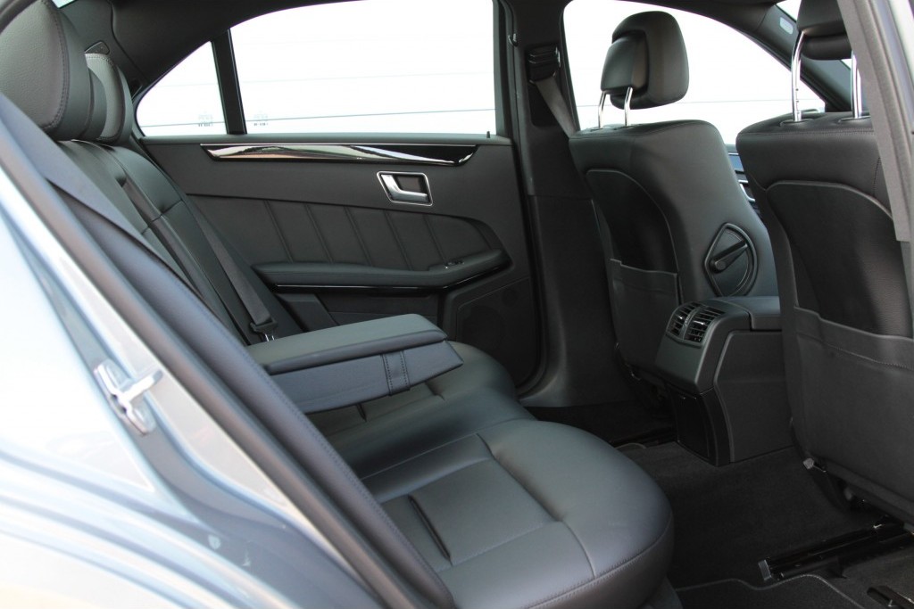 Mercedes-Benz E-Klasse 200 Avantgarde AMG Leer/Com/ILS Aut7 Foto 4