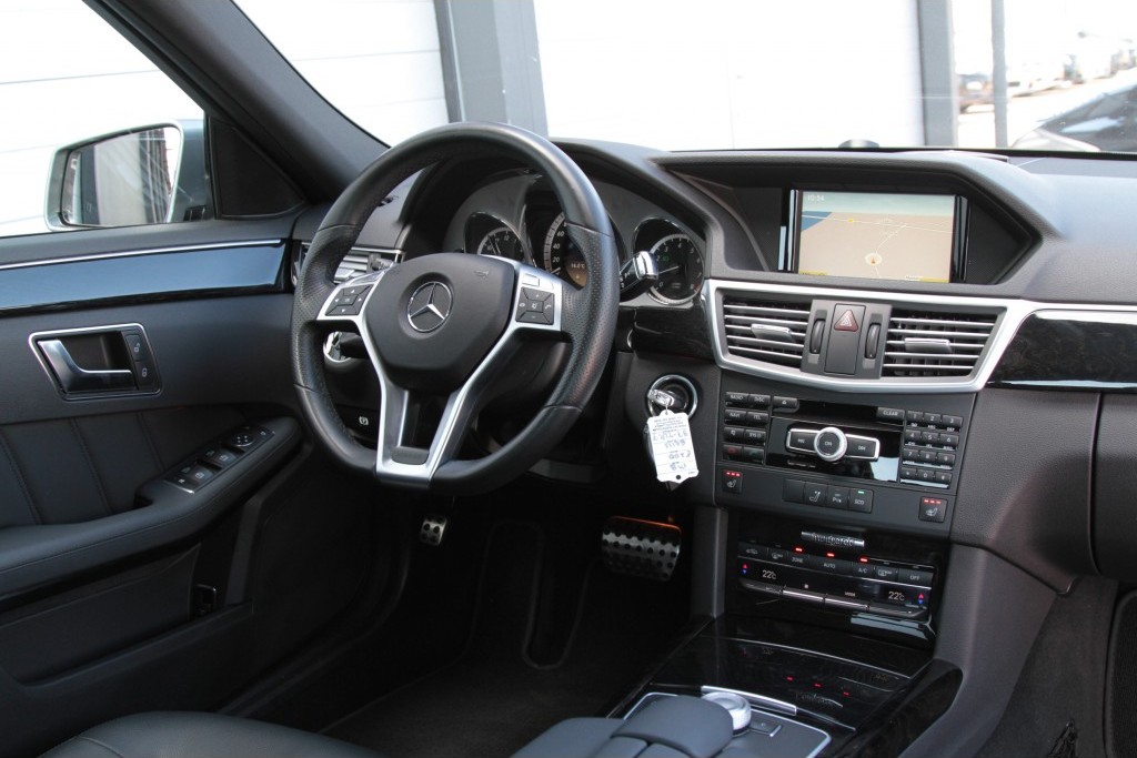 Mercedes-Benz E-Klasse 200 Avantgarde AMG Leer/Com/ILS Aut7 Foto 5