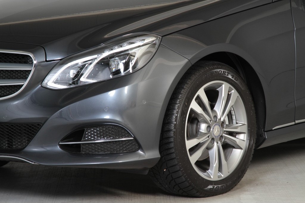 Mercedes-Benz E-Klasse 220 Cdi Avantgarde Leer/Com/Schuifdak/ILS Aut7 Foto 14