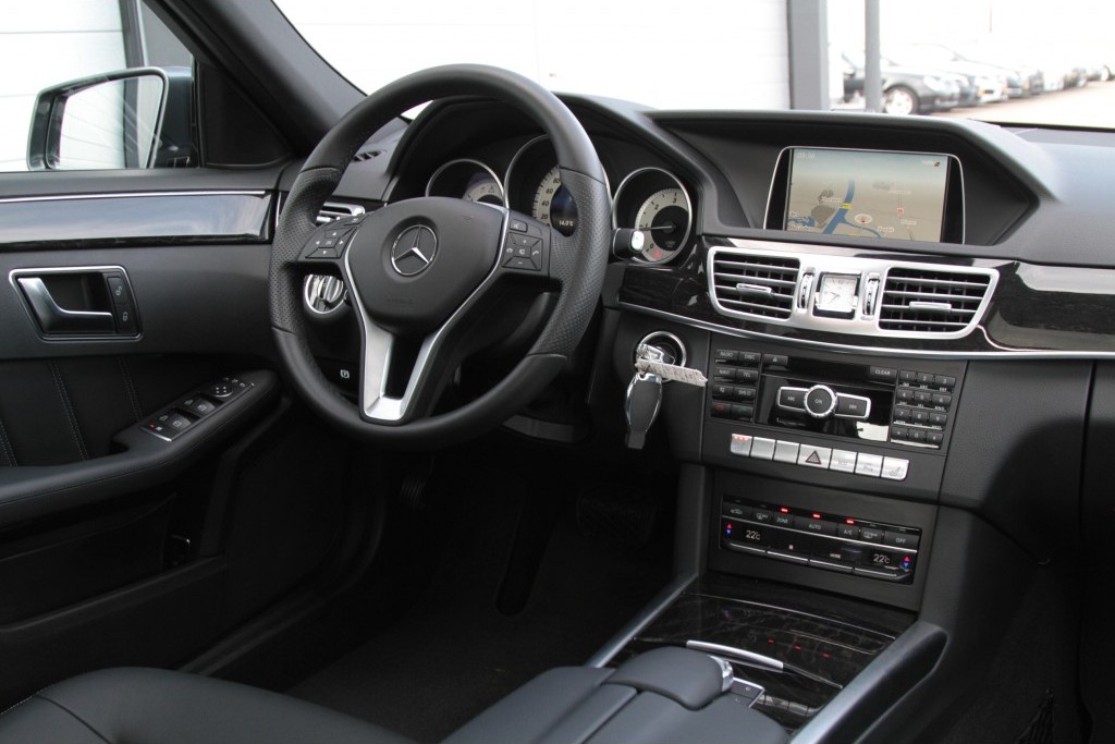 Mercedes-Benz E-Klasse 220 Cdi Avantgarde Leer/Com/Schuifdak/ILS Aut7 Foto 6