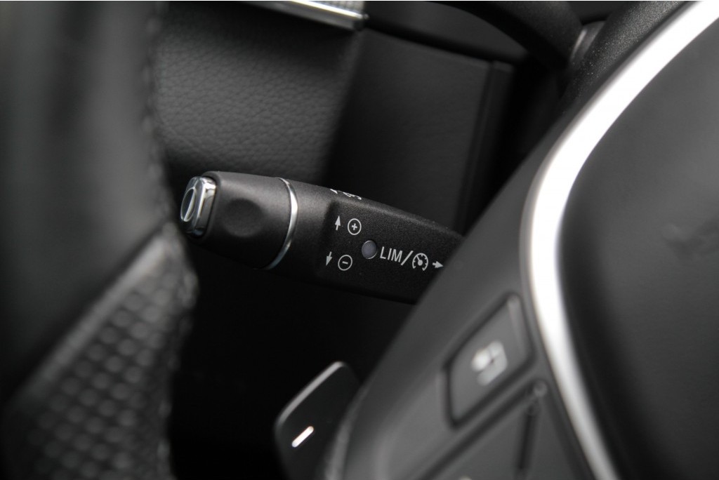 Mercedes-Benz E-Klasse 250 Cdi Avantgarde Keyless-Go/Dak/ILS/Navi Aut7 Foto 7