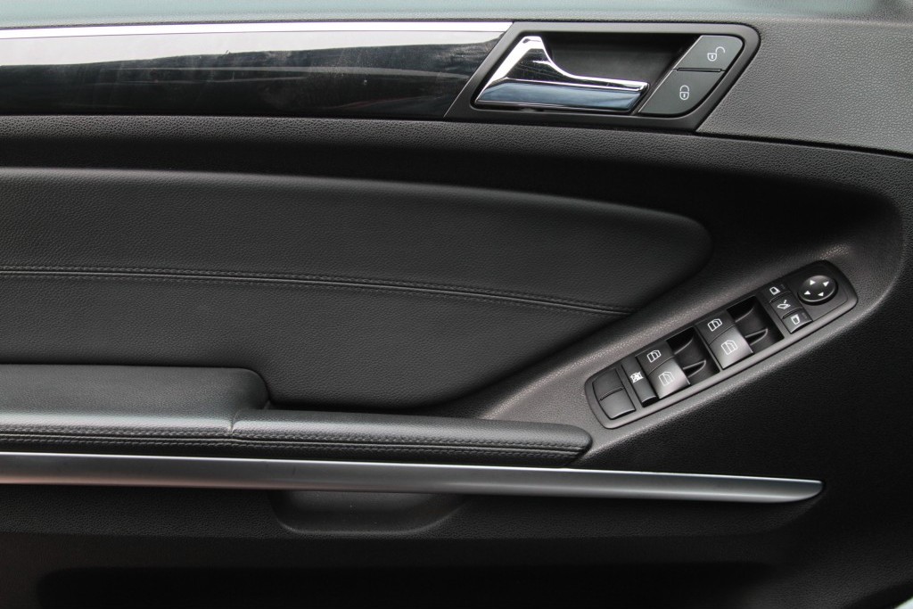 Mercedes-Benz M-Klasse 350 Cdi Keyless-Go/Luchtvering/Harman-Kardon/Schuifdak Aut7 Foto 7