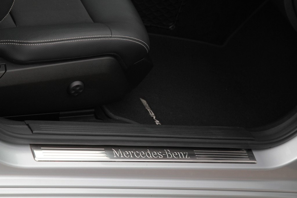 Mercedes-Benz E-Klasse 350 Cdi Avantgarde AMG Panorama/Keyless/Harman-Kardon/Mem Aut7 Foto 13