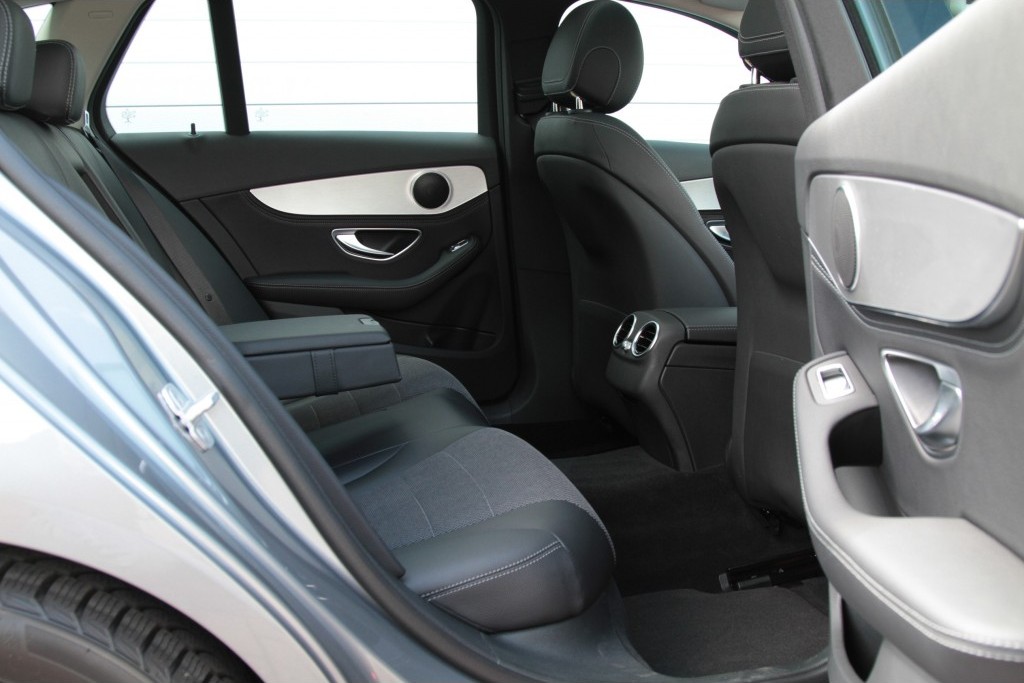 Mercedes-Benz C-Klasse Estate 220 Bluetec Estate Panorama/Comand/Spoorpakket/ILS Aut7 Foto 4