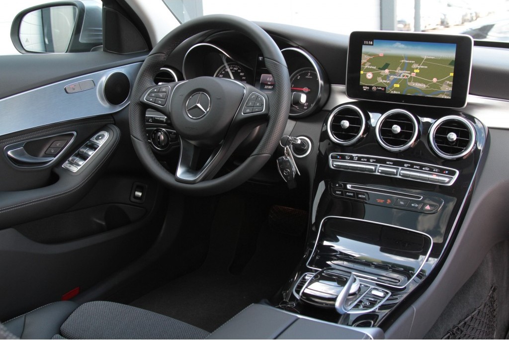 Mercedes-Benz C-Klasse Estate 220 Bluetec Estate Panorama/Comand/Spoorpakket/ILS Aut7 Foto 6