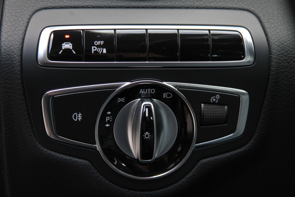 Mercedes-Benz C-Klasse 180 Avantgarde Schuifdak/LED/Spoor/Touchpad Aut7 Foto 11