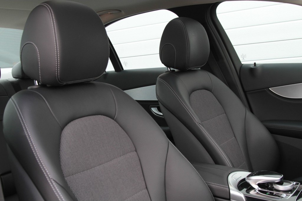 Mercedes-Benz C-Klasse 180 Avantgarde Schuifdak/LED/Spoor/Touchpad Aut7 Foto 4