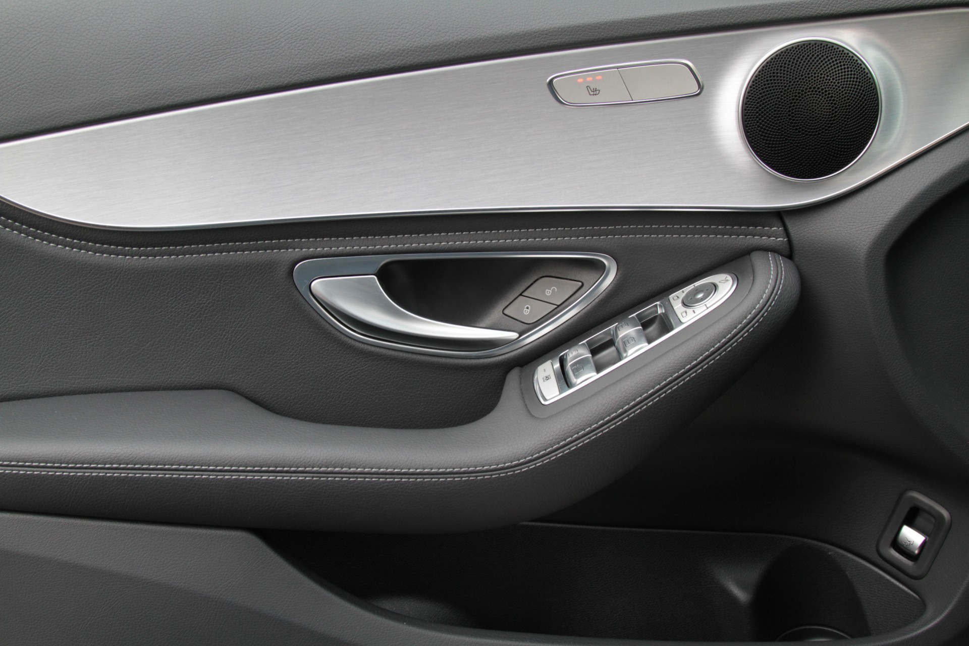 Mercedes-Benz C-Klasse 180 Estate Avantgarde Trhk/LED/Aut-Koffer/Touchpad Aut7 Foto 10