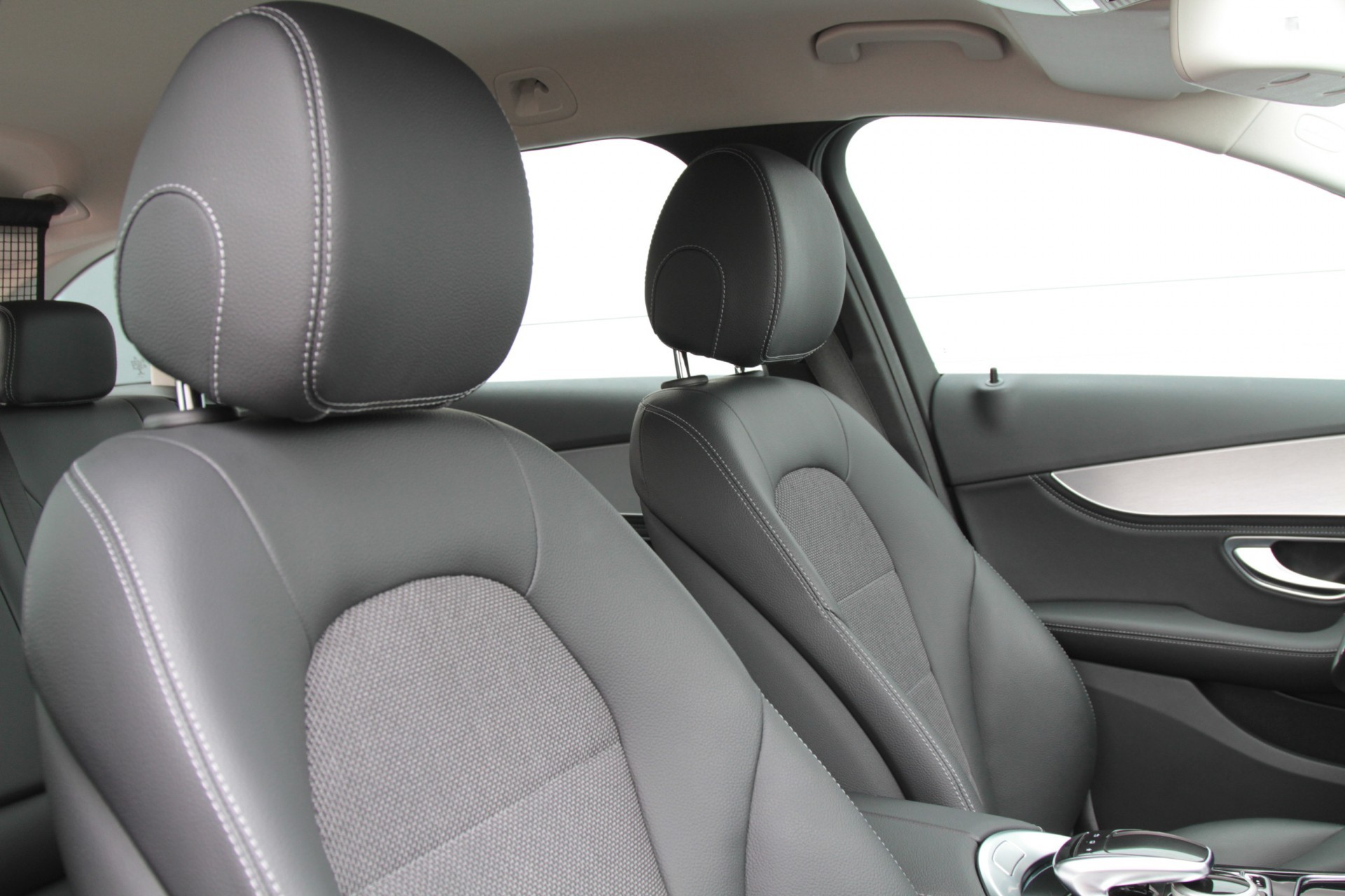 Mercedes-Benz C-Klasse 180 Estate Avantgarde Trhk/LED/Aut-Koffer/Touchpad Aut7 Foto 12