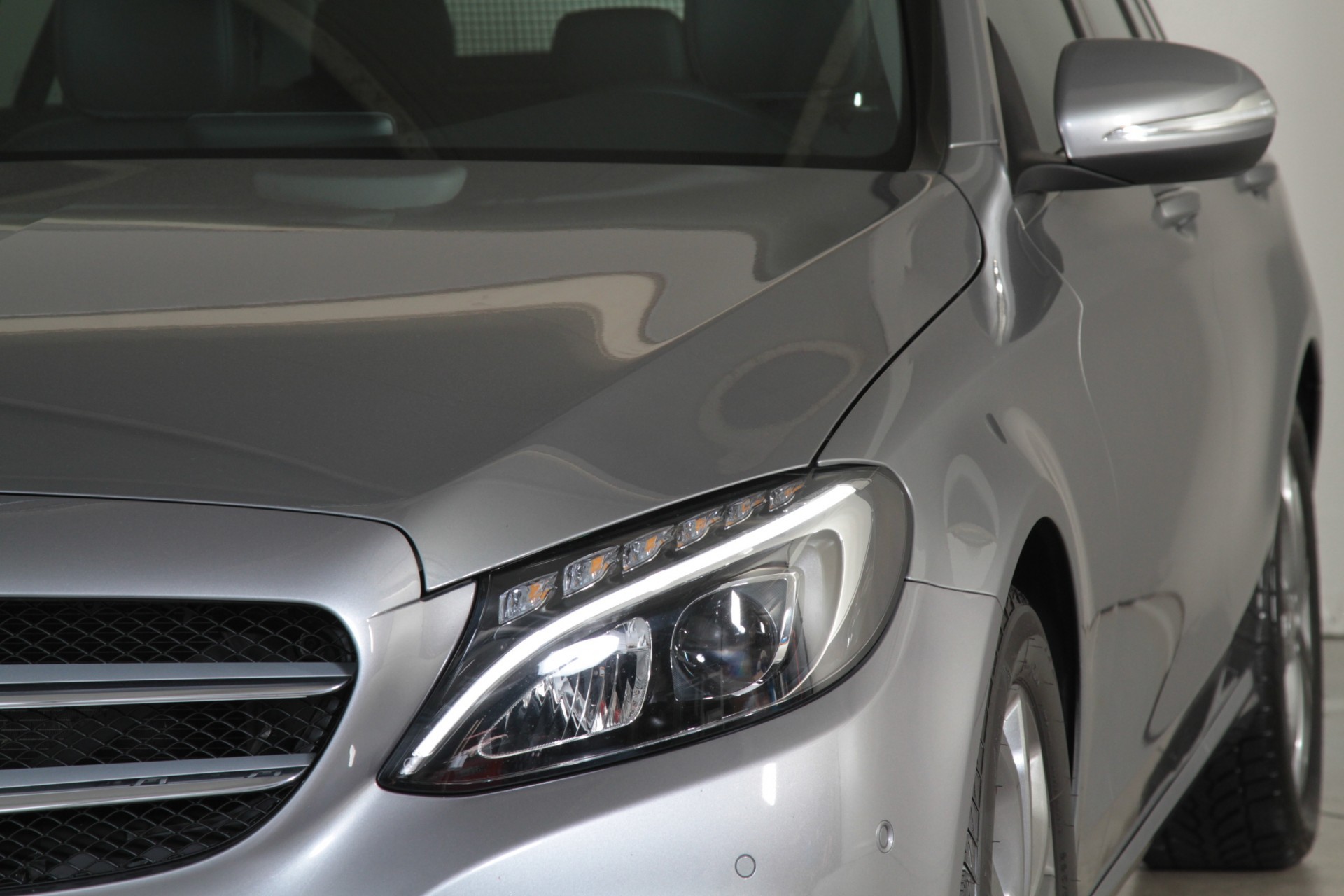 Mercedes-Benz C-Klasse 180 Estate Avantgarde Trhk/LED/Aut-Koffer/Touchpad Aut7 Foto 19