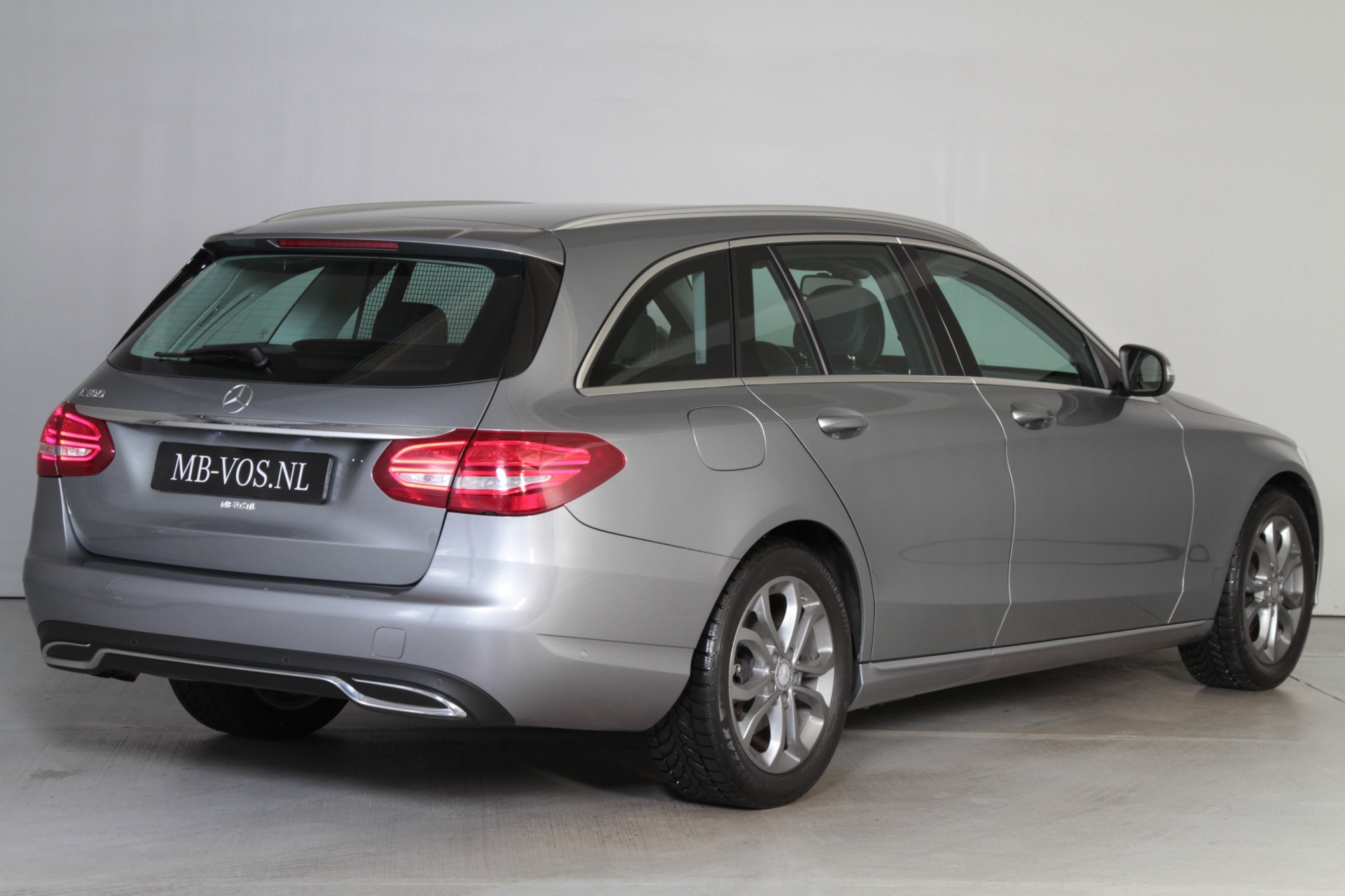 Mercedes-Benz C-Klasse 180 Estate Avantgarde Trhk/LED/Aut-Koffer/Touchpad Aut7 Foto 2