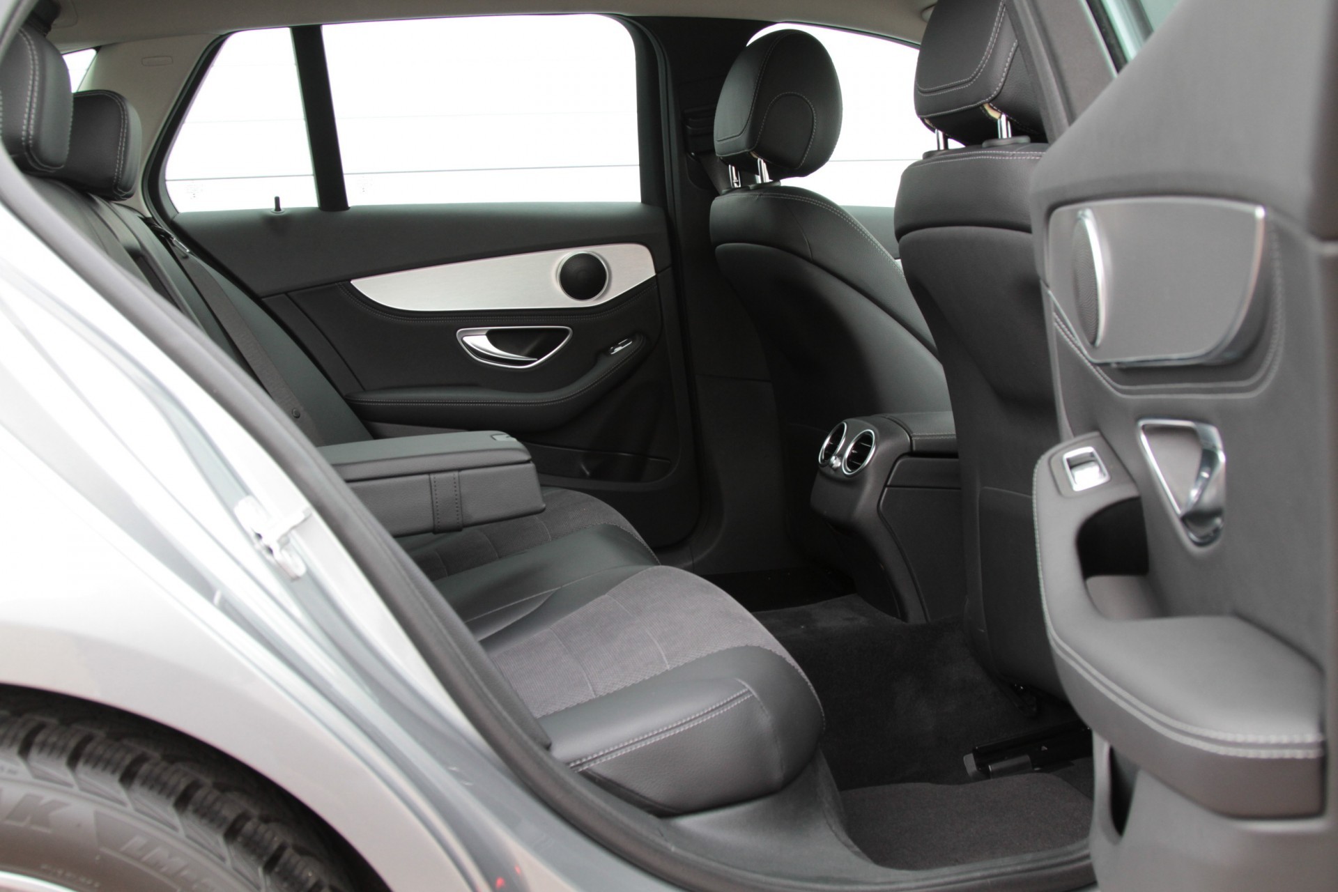 Mercedes-Benz C-Klasse 180 Estate Avantgarde Trhk/LED/Aut-Koffer/Touchpad Aut7 Foto 4