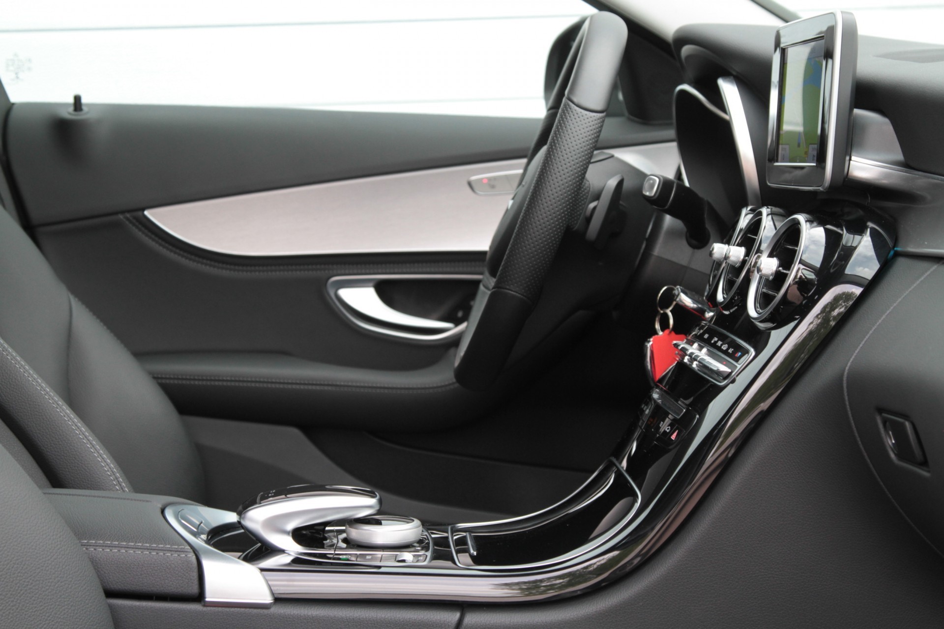 Mercedes-Benz C-Klasse 180 Estate Avantgarde Trhk/LED/Aut-Koffer/Touchpad Aut7 Foto 6