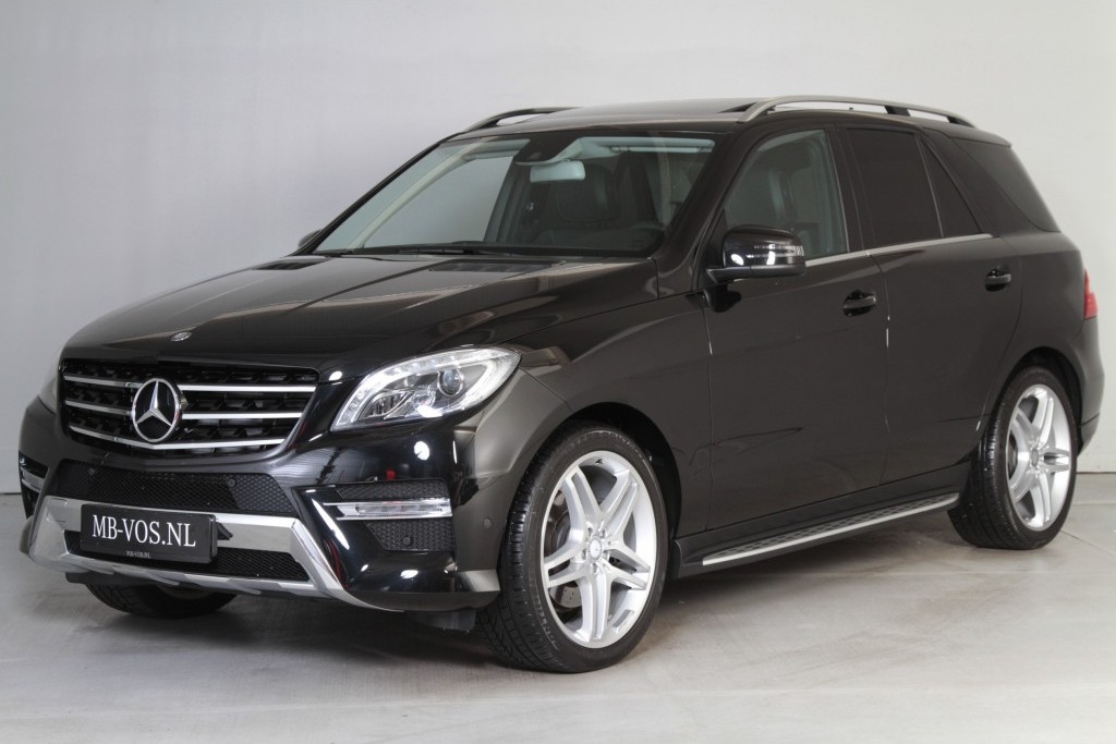 Mercedes-Benz M-Klasse 350 4-M Bluetec AMG Airmatic/Harman-Kardon Aut7 Foto 1