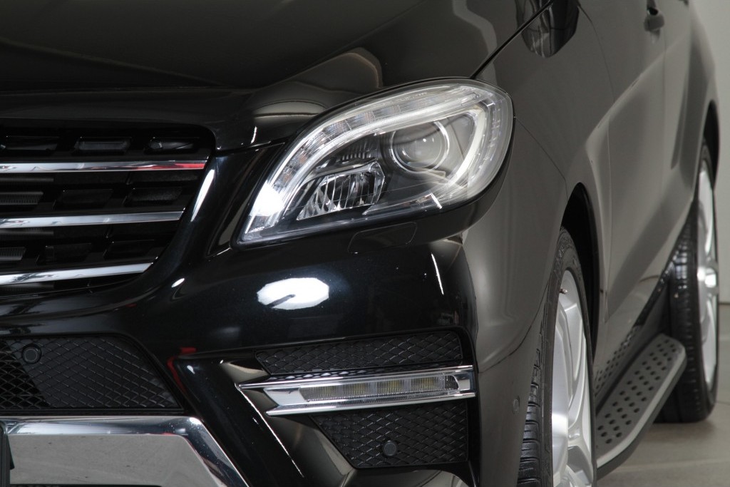 Mercedes-Benz M-Klasse 350 4-M Bluetec AMG Airmatic/Harman-Kardon Aut7 Foto 16