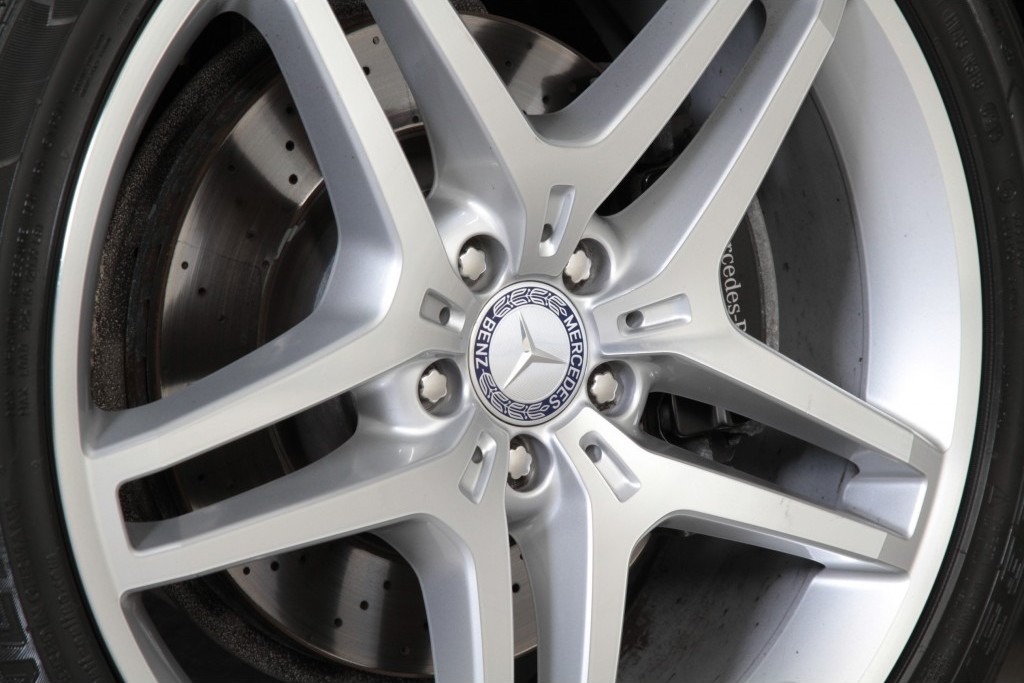 Mercedes-Benz M-Klasse 350 4-M Bluetec AMG Airmatic/Harman-Kardon Aut7 Foto 18