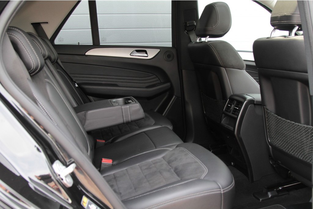 Mercedes-Benz M-Klasse 350 4-M Bluetec AMG Airmatic/Harman-Kardon Aut7 Foto 4