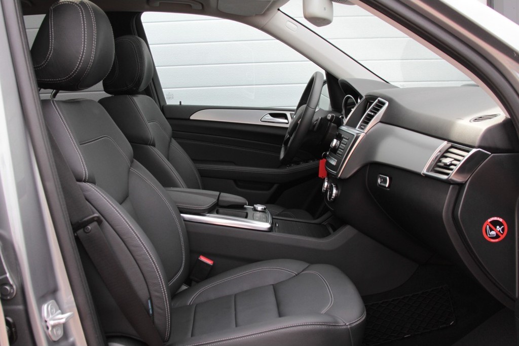 Mercedes-Benz M-Klasse 350 Bluetec 4-M Luchtvering/Dak/Com/Wegkl-trekhaak Aut7 Foto 3