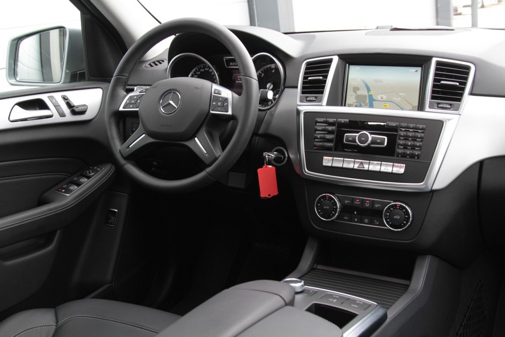 Mercedes-Benz M-Klasse 350 Bluetec 4-M Luchtvering/Dak/Com/Wegkl-trekhaak Aut7 Foto 5