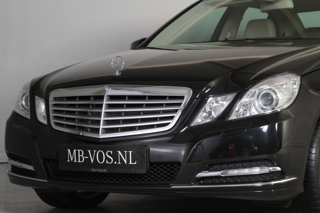 Mercedes-Benz E-Klasse 350 CGI Leer/ILS/Com/Wiss Aut7 Foto 12