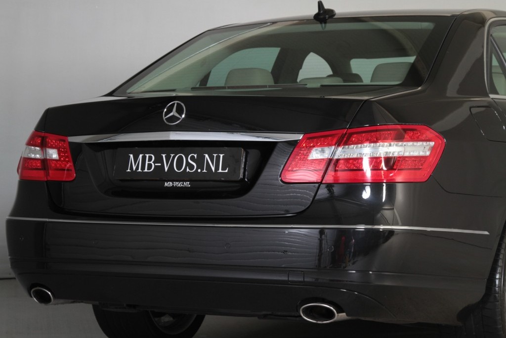 Mercedes-Benz E-Klasse 350 CGI Leer/ILS/Com/Wiss Aut7 Foto 15