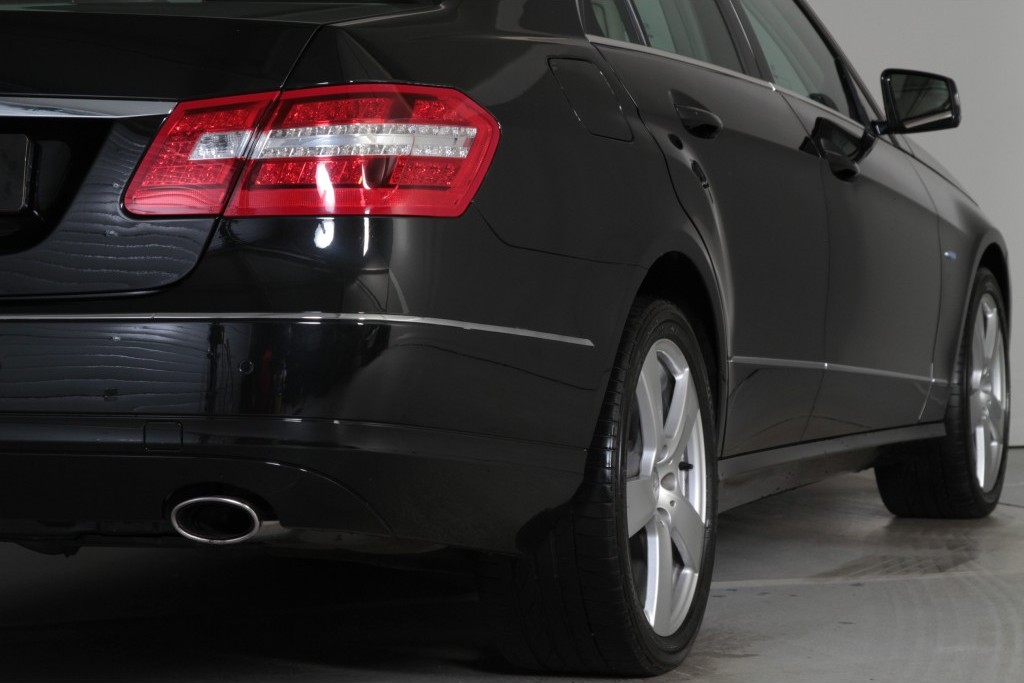 Mercedes-Benz E-Klasse 350 CGI Leer/ILS/Com/Wiss Aut7 Foto 16