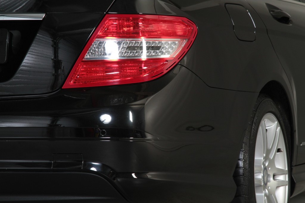 Mercedes-Benz C-Klasse 250 CGI BE Avantgarde AMG Comand/ILS Aut5 Foto 19