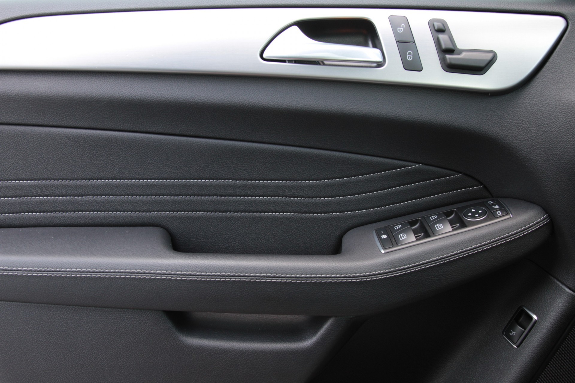 Mercedes-Benz M-Klasse 350 Bluetec AMG/Luchtvering/Dak/Wegkl-Trhk Aut7 Foto 11