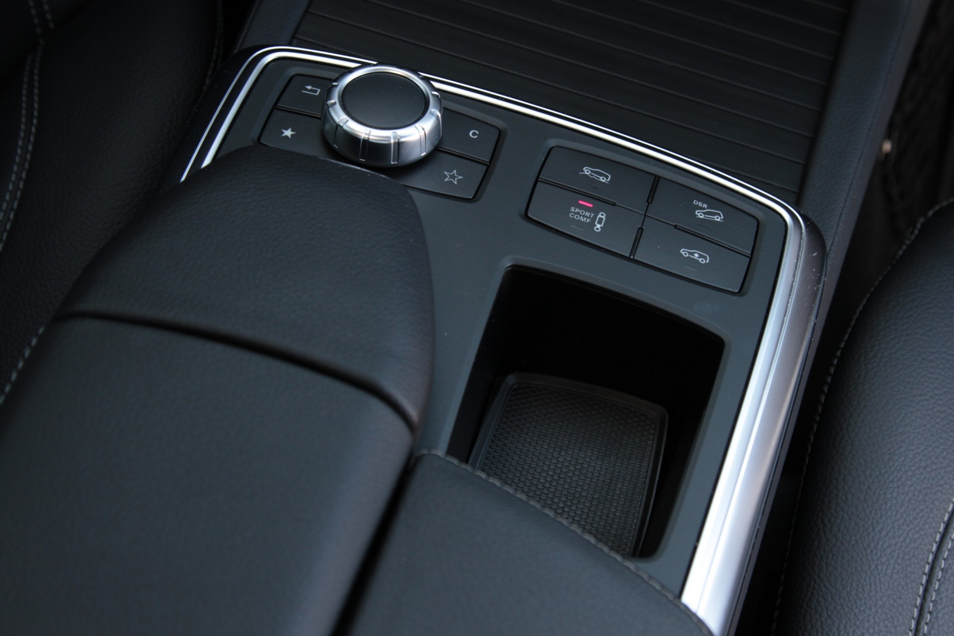 Mercedes-Benz M-Klasse 350 Bluetec AMG/Luchtvering/Dak/Wegkl-Trhk Aut7 Foto 8