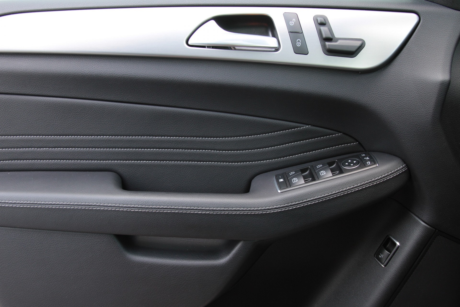 Mercedes-Benz M-Klasse 350 Bluetec AMG/Luchtvering/Dak/Wegkl-Trhk Aut7 Foto 9