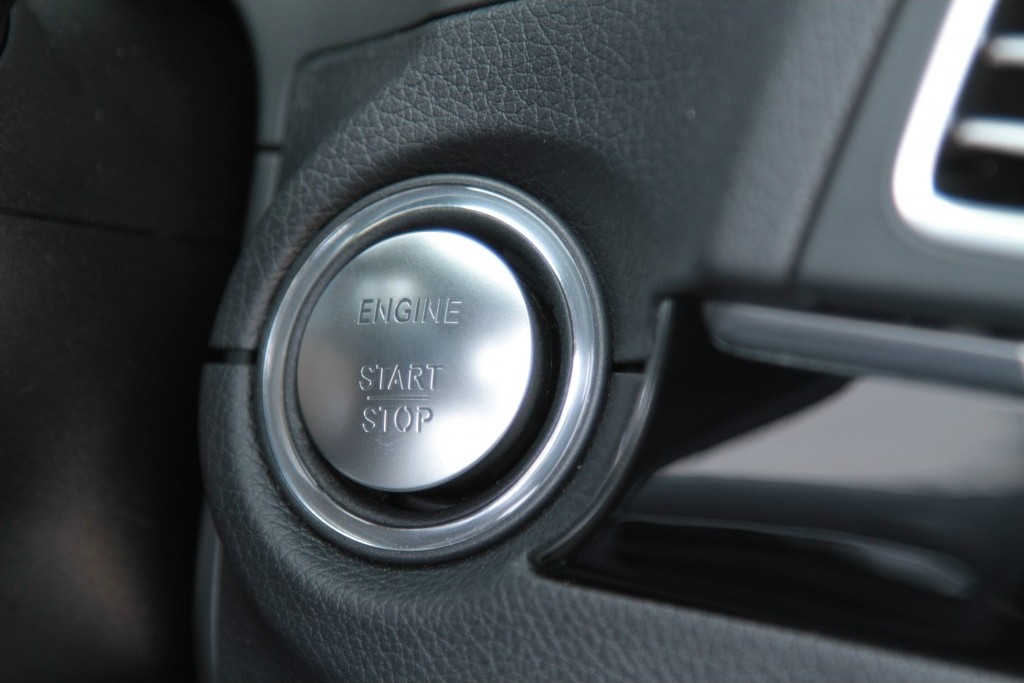 Mercedes-Benz E-Klasse 250 Cabriolet AMG Navi/Keyless-Go/ILS Aut7 Foto 12