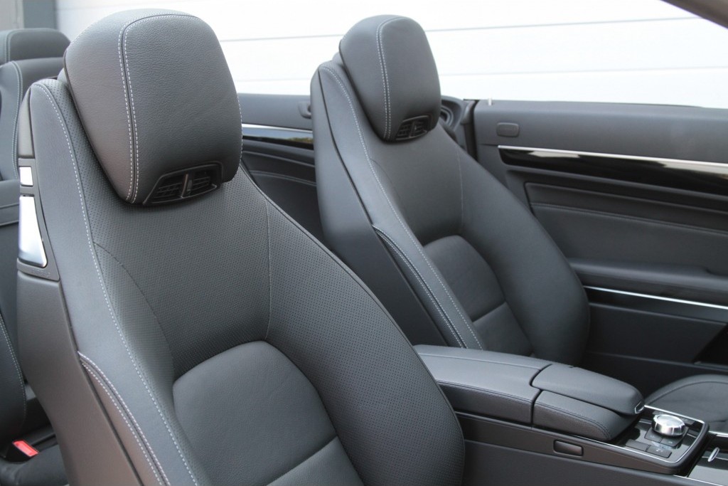 Mercedes-Benz E-Klasse 250 Cabriolet AMG Navi/Keyless-Go/ILS Aut7 Foto 7