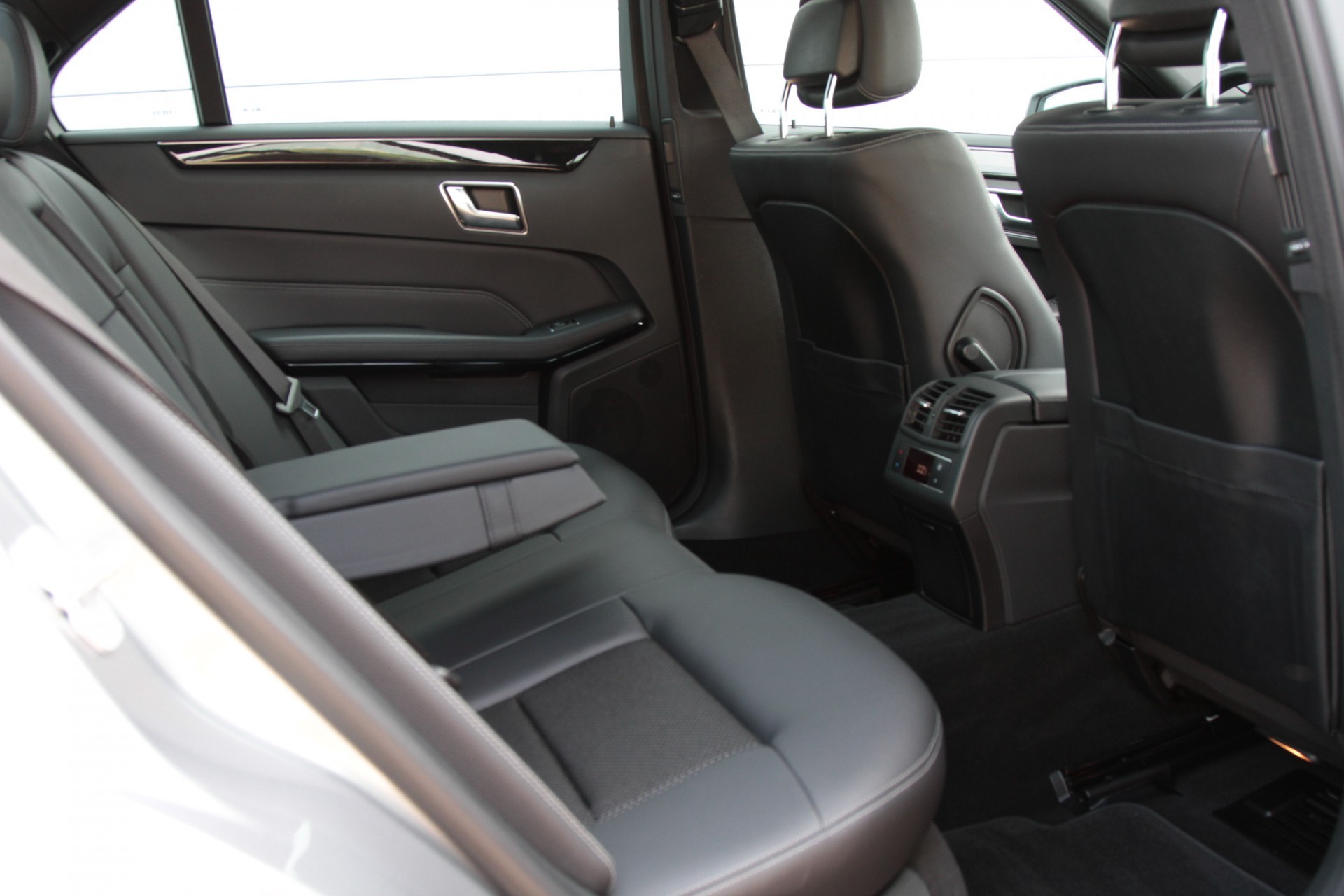 Mercedes-Benz E-Klasse 220 Cdi Avantgarde Spoorpakket/ILS/18" Aut7 Foto 4