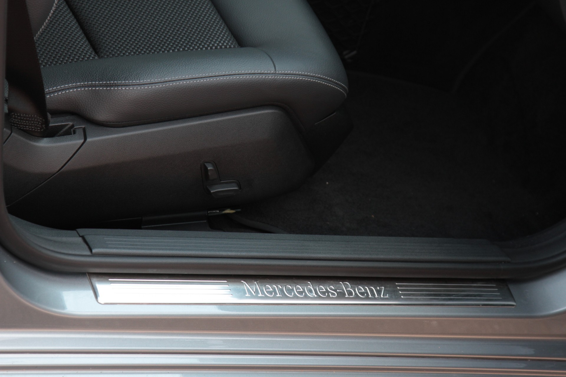 Mercedes-Benz E-Klasse 220 Cdi Avantgarde Spoorpakket/ILS/18" Aut7 Foto 8