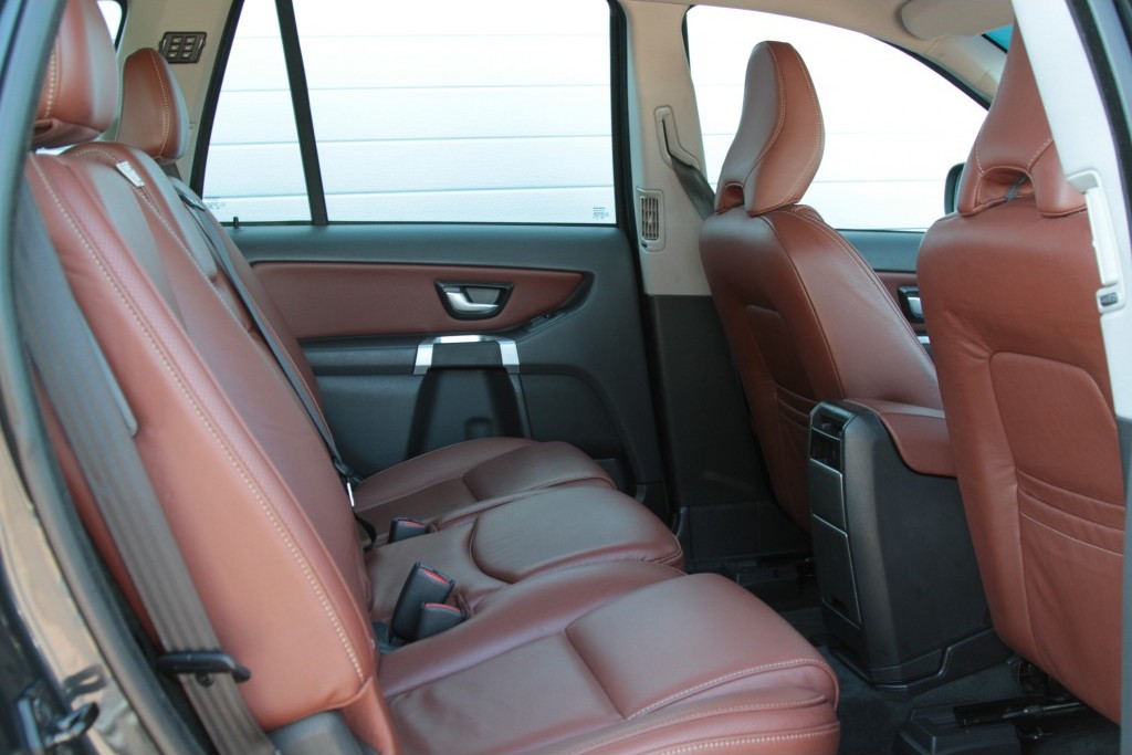 Volvo XC90 2.4 D5 Summum 7-Persoons 1ste eigenaar Aut6 Foto 4