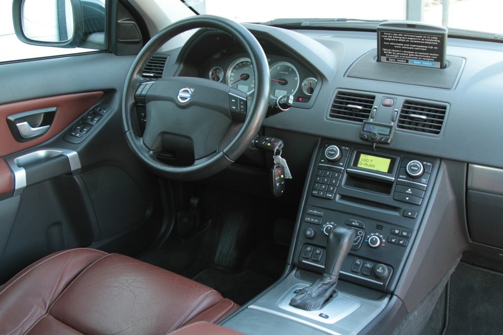 Volvo XC90 2.4 D5 Summum 7-Persoons 1ste eigenaar Aut6 Foto 5